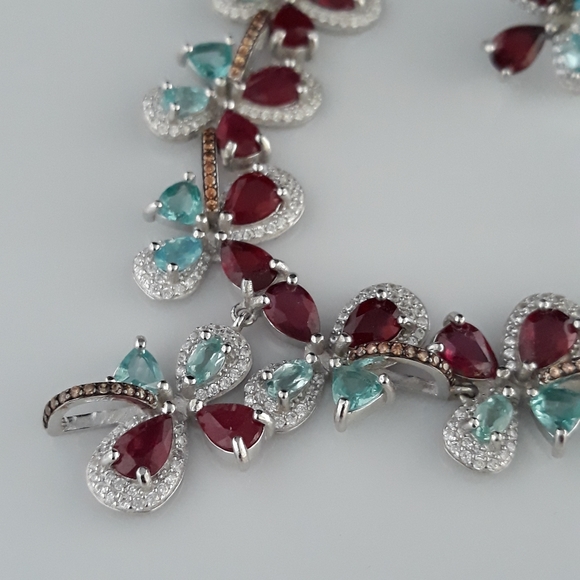 Luxurious Red Blood Ruby and Neon Apatite Set - Picture 7 of 16